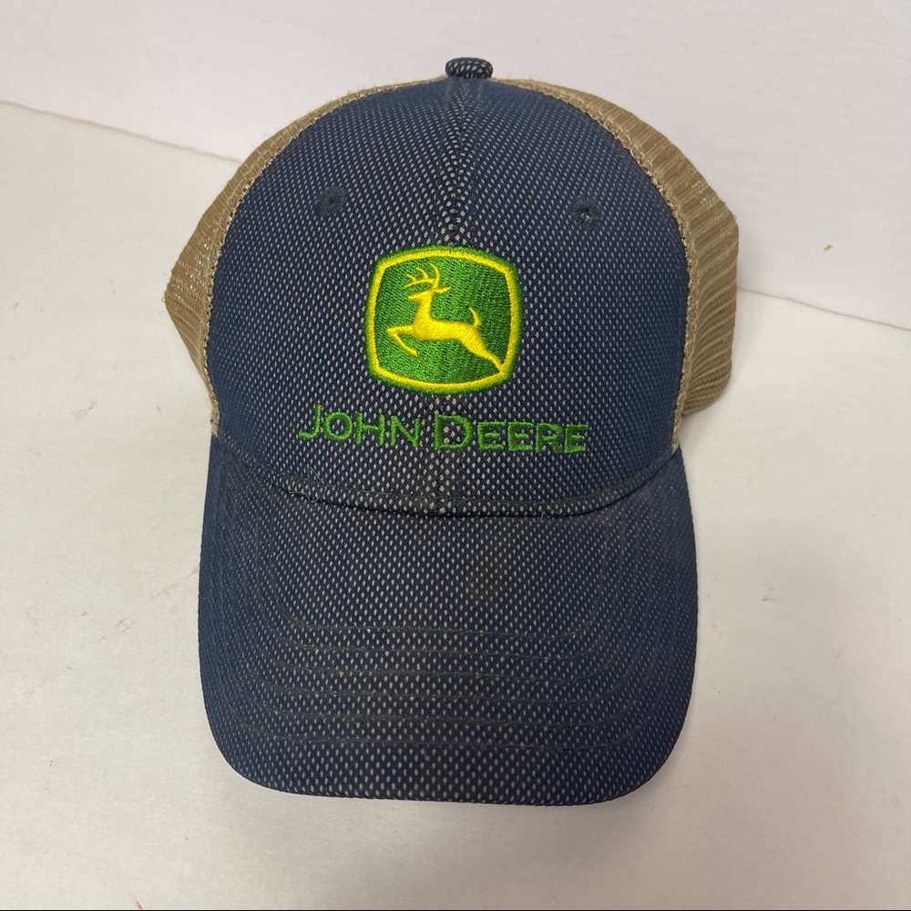 JOHN DEERE trucker baseball hat Velcro closure